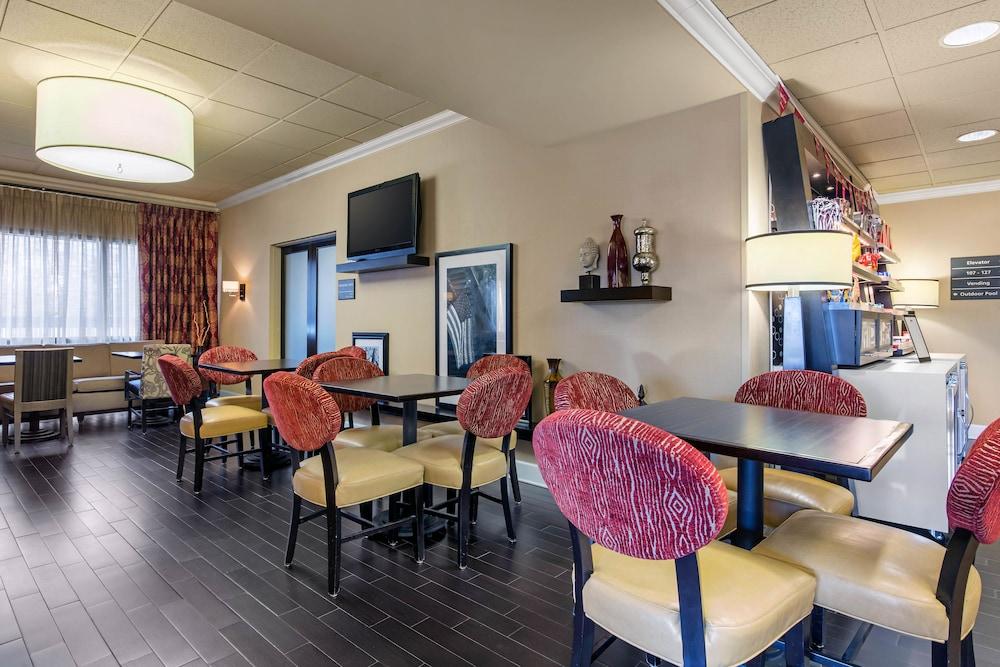 Hampton Inn Starkville Kültér fotó