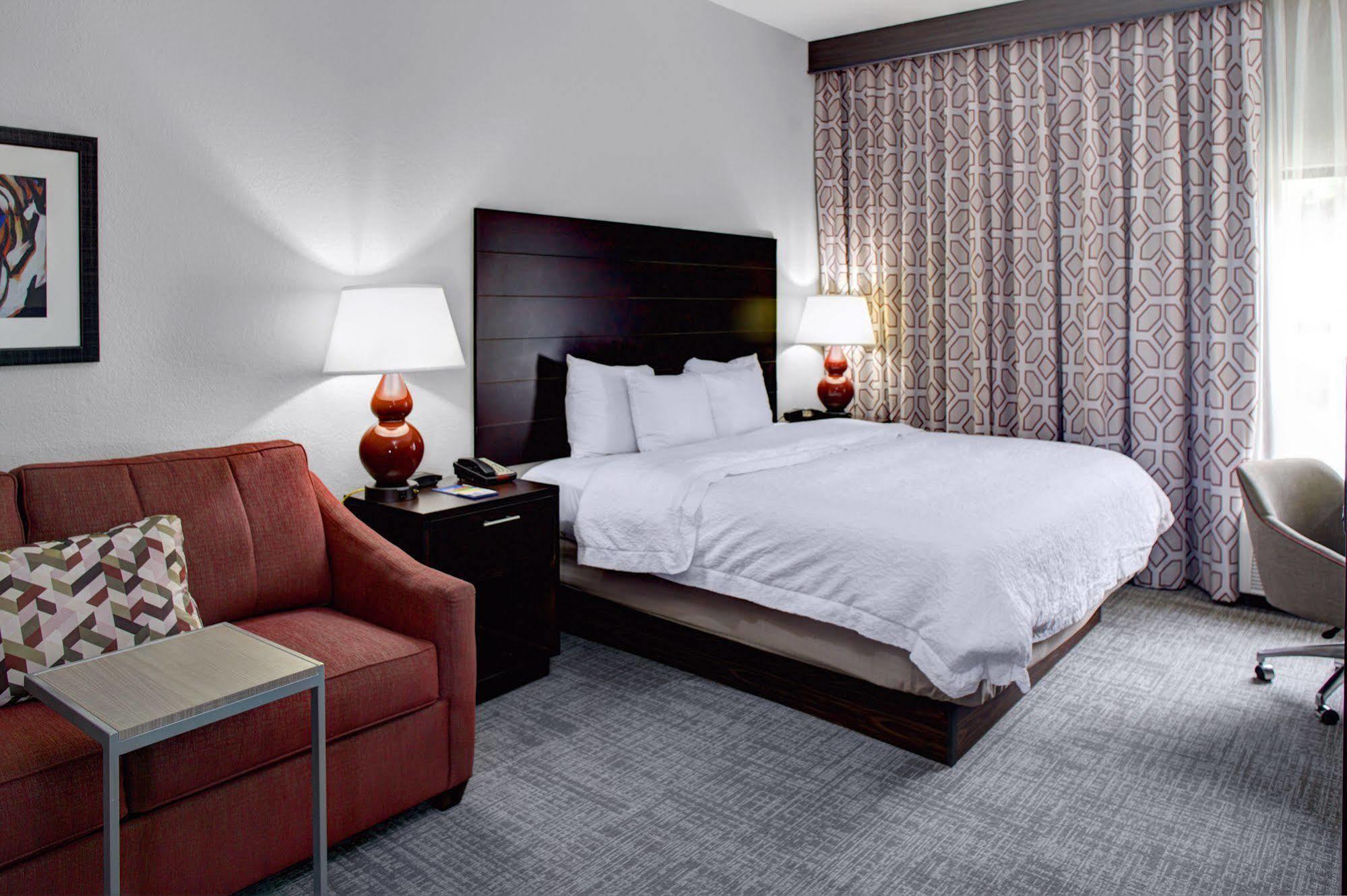Hampton Inn Starkville Kültér fotó