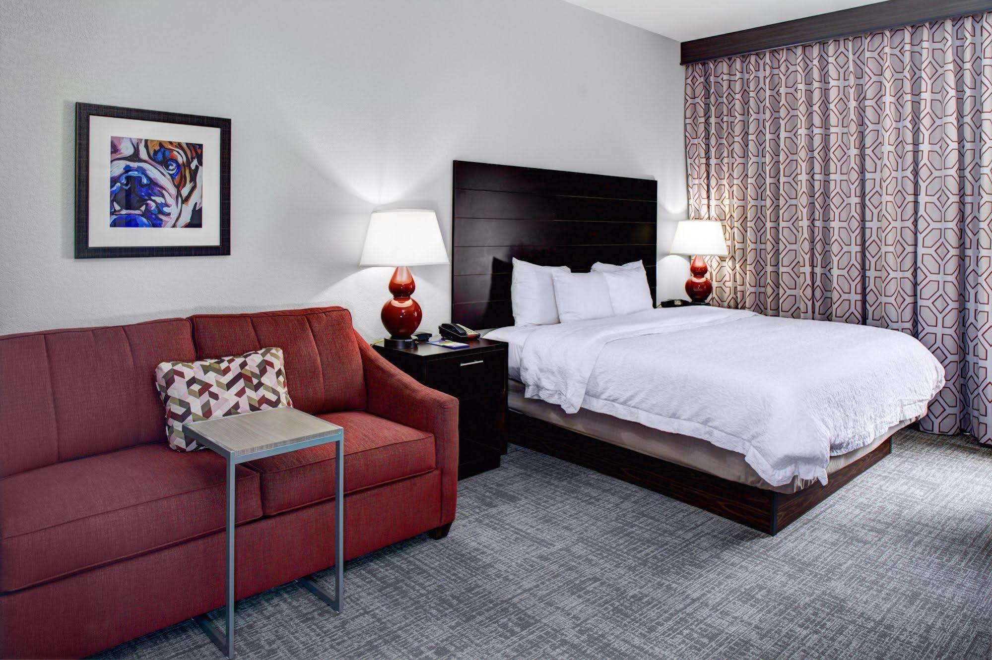 Hampton Inn Starkville Kültér fotó