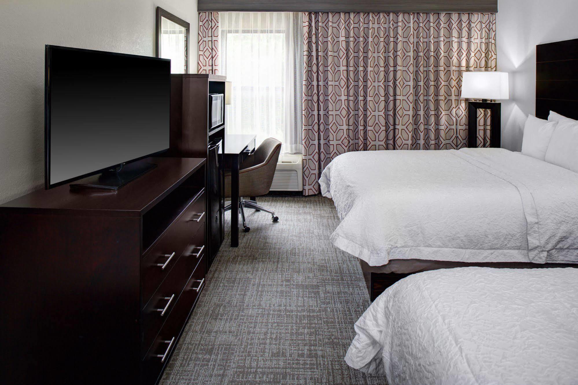Hampton Inn Starkville Kültér fotó