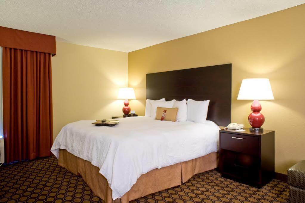 Hampton Inn Starkville Kültér fotó