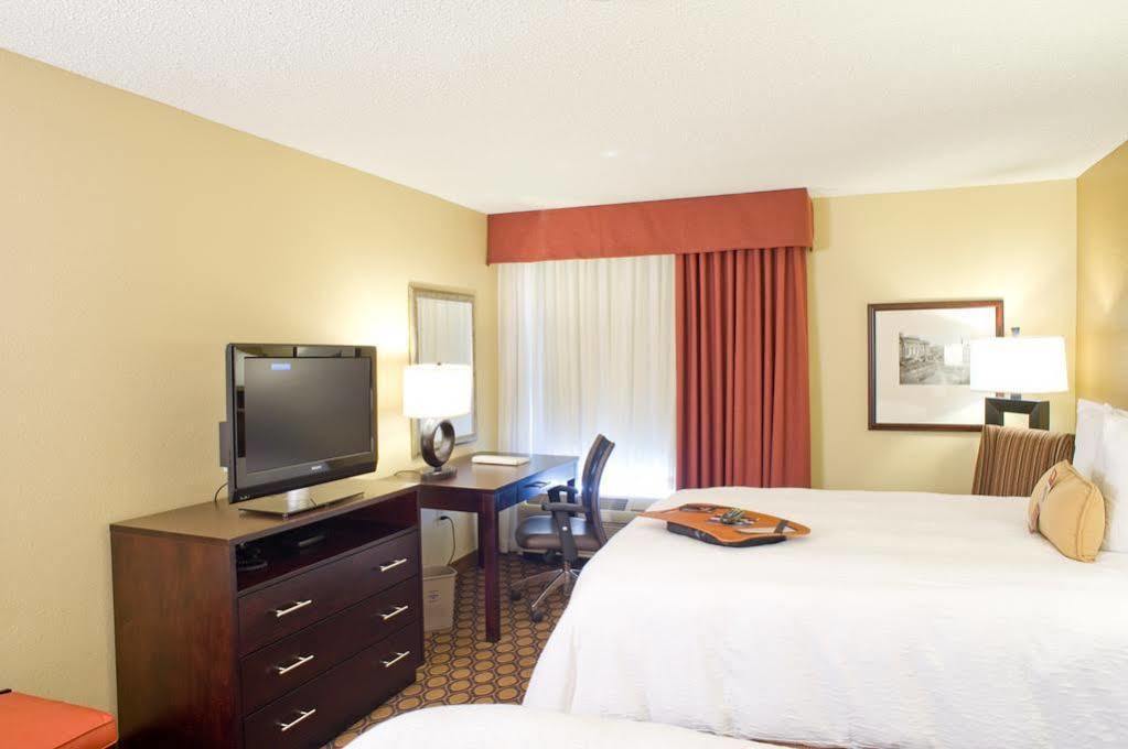 Hampton Inn Starkville Kültér fotó